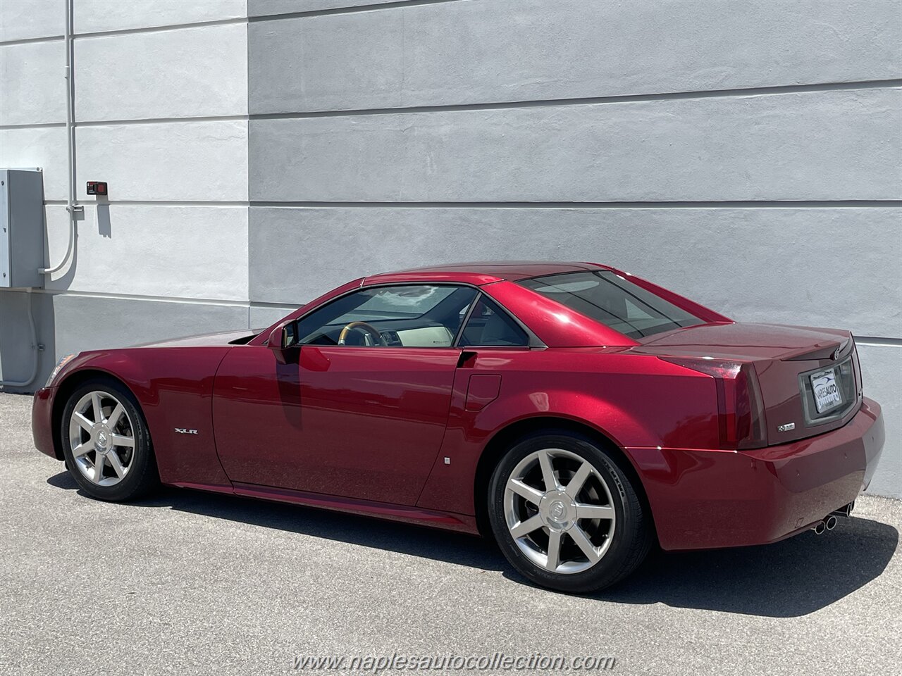 2006 Cadillac XLR   - Photo 17 - Fort Myers, FL 33967