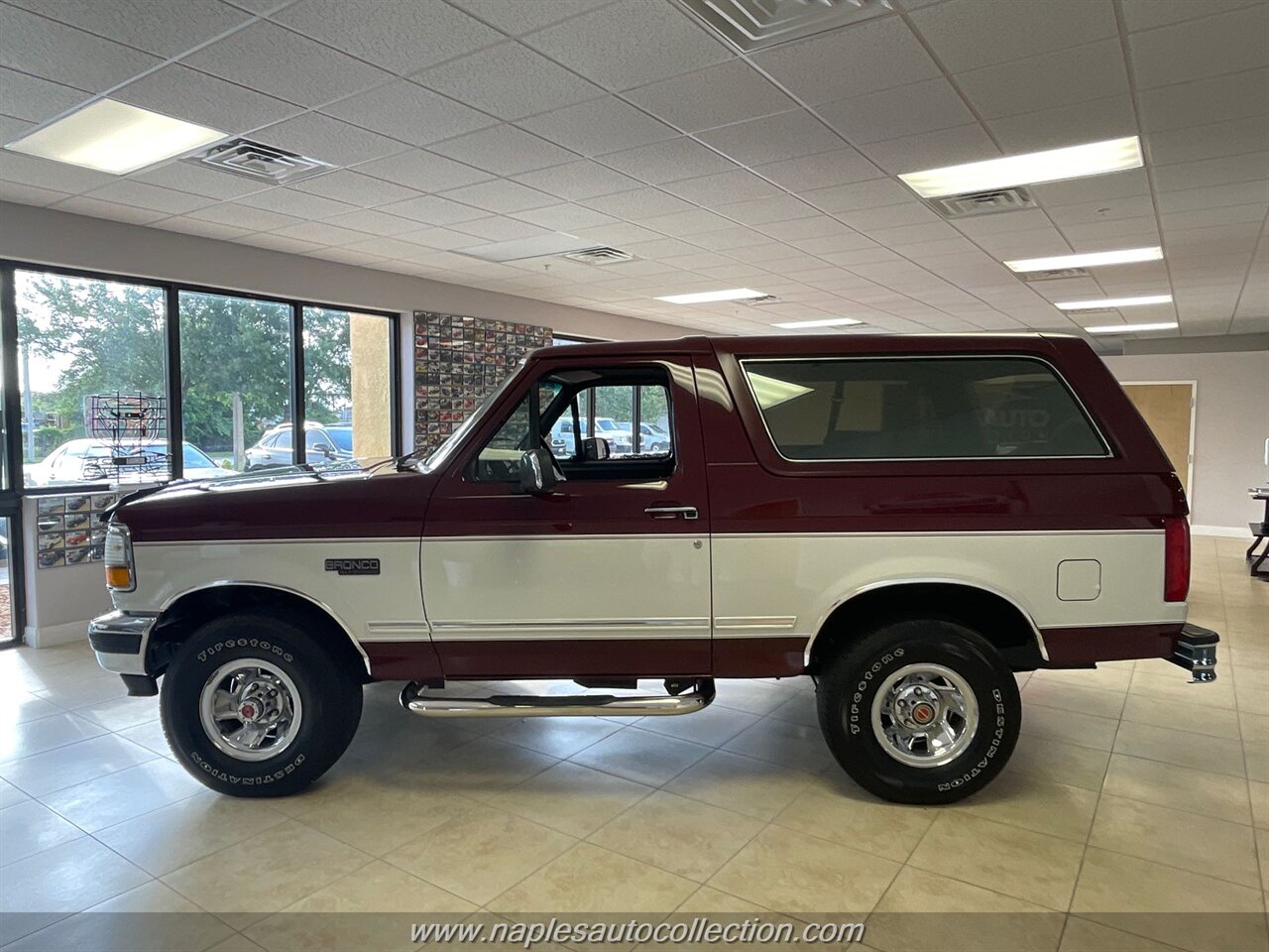 1993 Ford Bronco XLT 2dr XLT   - Photo 8 - Fort Myers, FL 33967