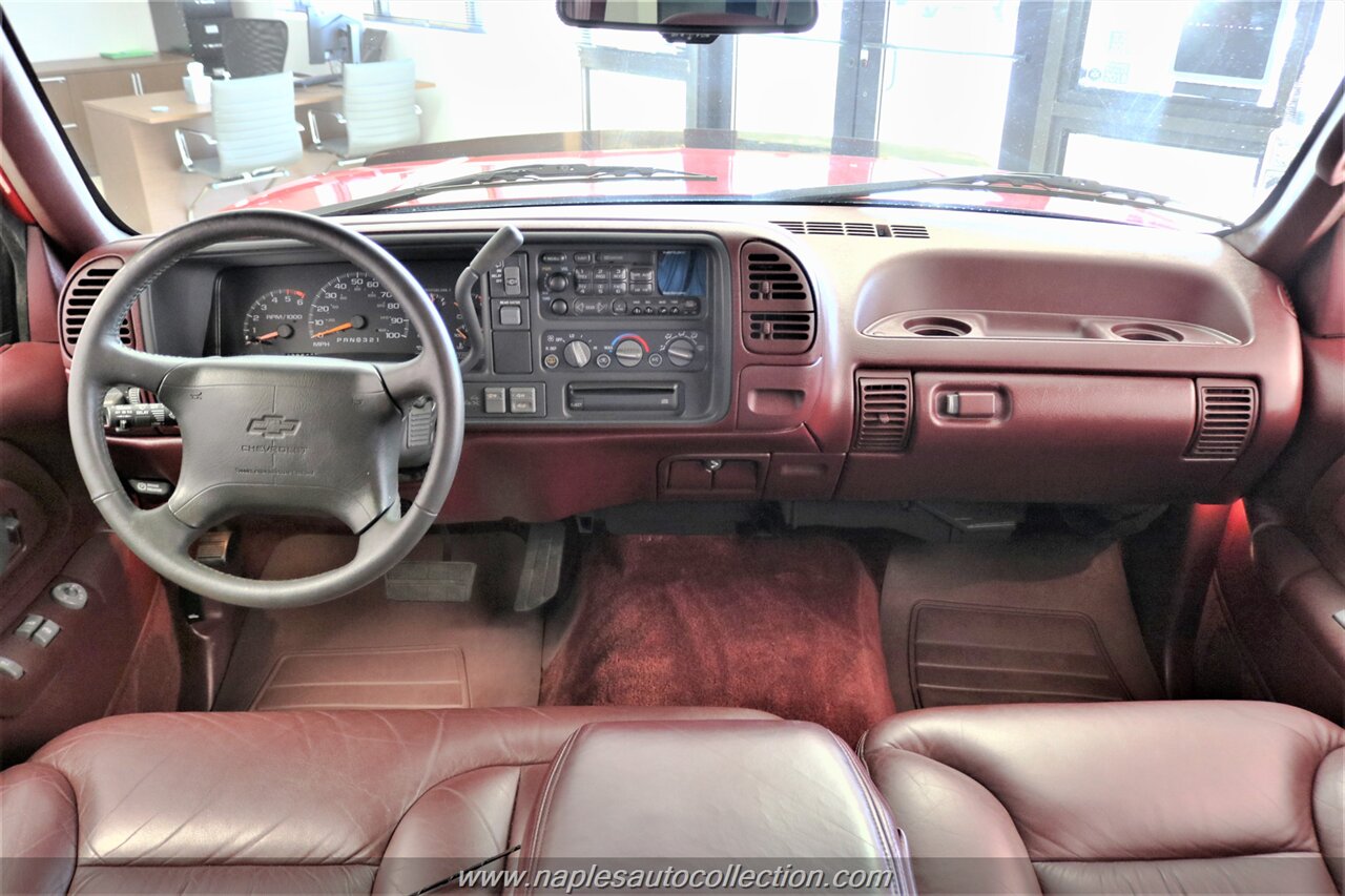 1996 Chevrolet Tahoe 2dr   - Photo 2 - Fort Myers, FL 33967