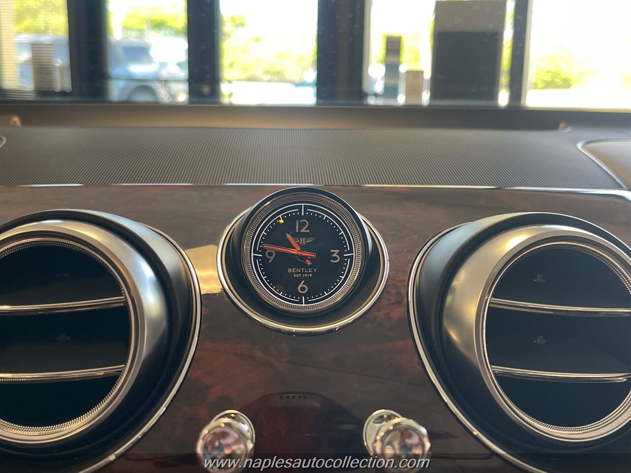 2019 Bentley Bentayga V8   - Photo 16 - Fort Myers, FL 33967