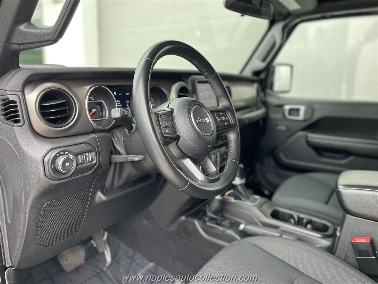 2021 Jeep Wrangler Unlimited Sport   - Photo 2 - Fort Myers, FL 33967