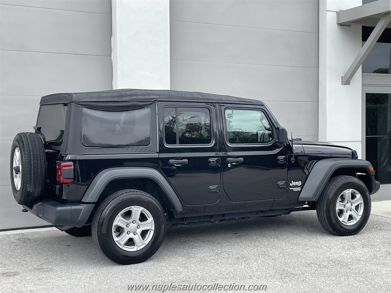 2021 Jeep Wrangler Unlimited Sport   - Photo 5 - Fort Myers, FL 33967