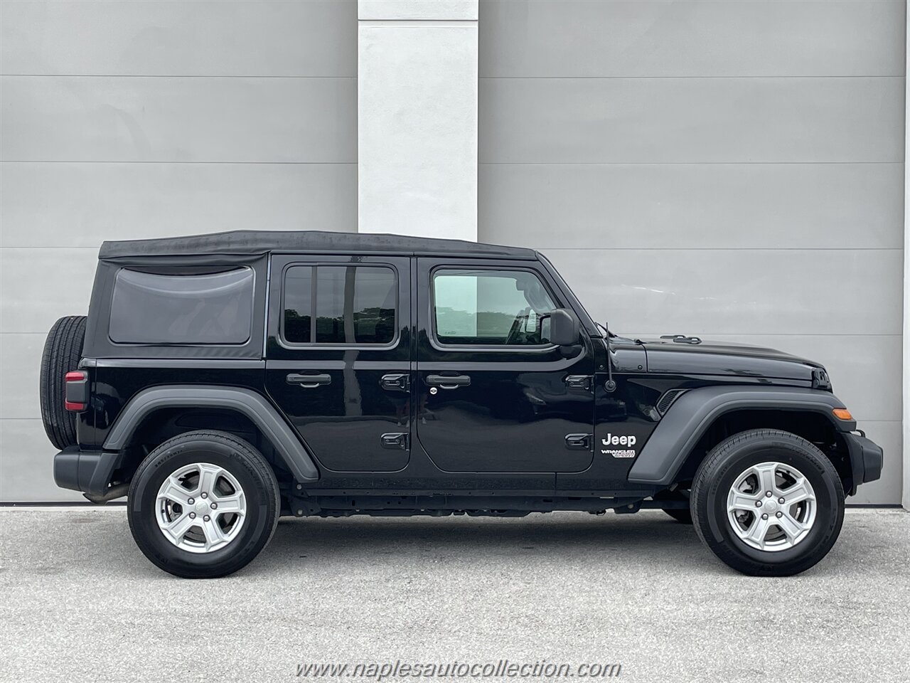 2021 Jeep Wrangler Unlimited Sport   - Photo 6 - Fort Myers, FL 33967