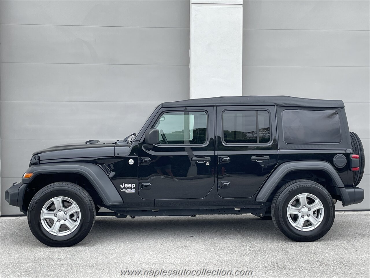 2021 Jeep Wrangler Unlimited Sport   - Photo 3 - Fort Myers, FL 33967