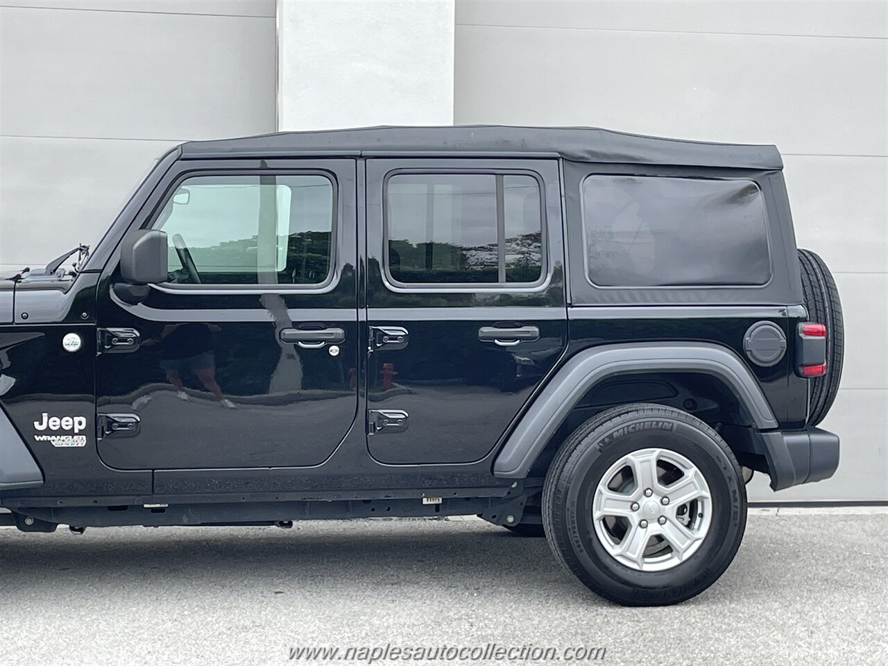 2021 Jeep Wrangler Unlimited Sport   - Photo 19 - Fort Myers, FL 33967