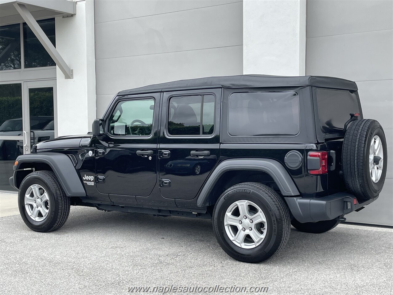 2021 Jeep Wrangler Unlimited Sport   - Photo 23 - Fort Myers, FL 33967