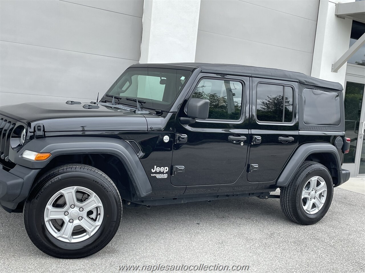 2021 Jeep Wrangler Unlimited Sport   - Photo 17 - Fort Myers, FL 33967
