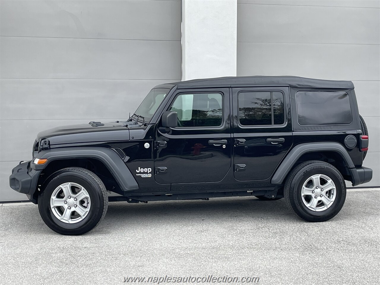 2021 Jeep Wrangler Unlimited Sport   - Photo 15 - Fort Myers, FL 33967