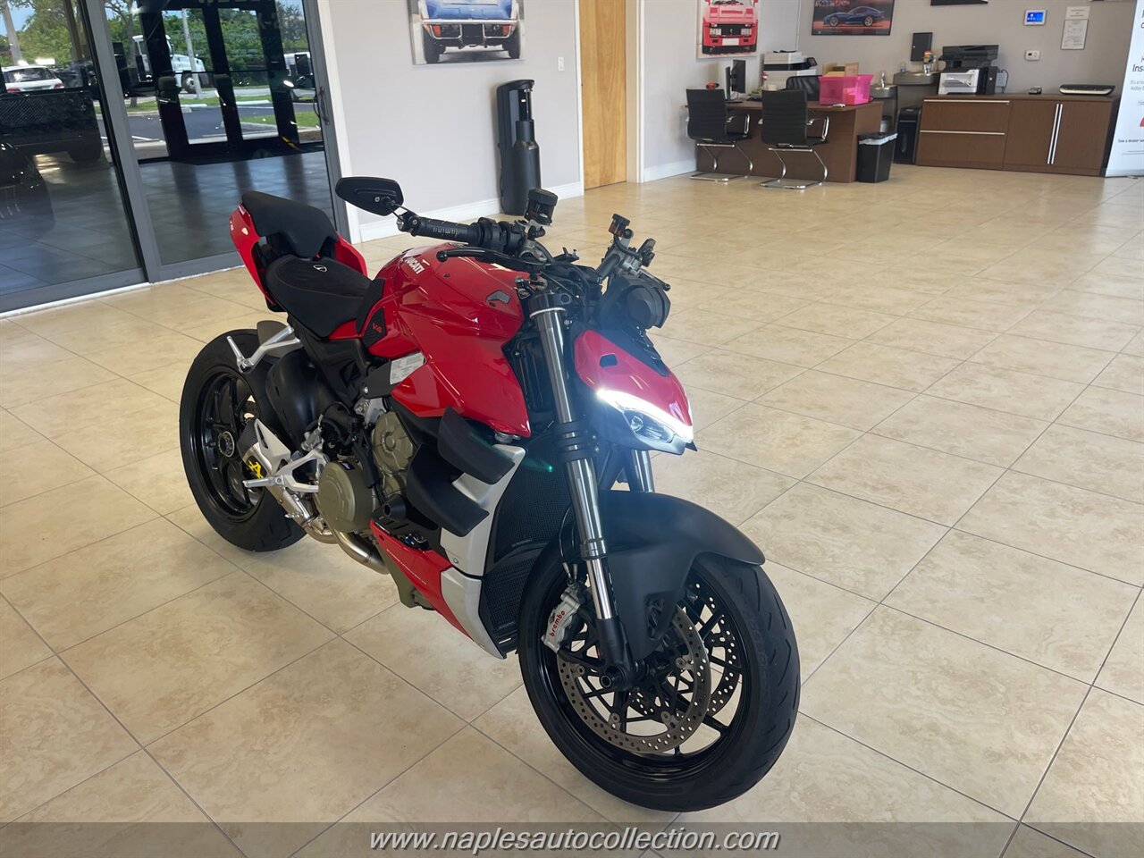 2022 Ducati Streetfighter V4   - Photo 3 - Fort Myers, FL 33967