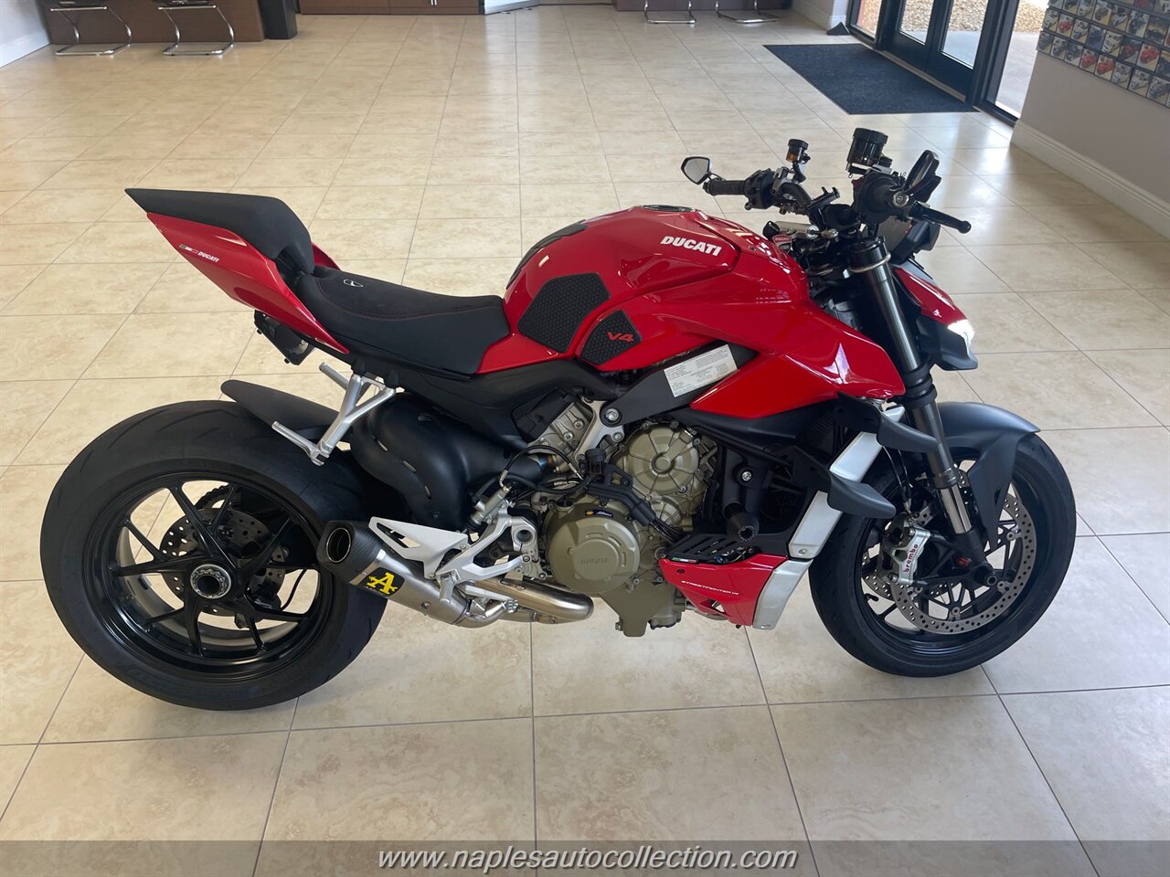 2022 Ducati Streetfighter V4   - Photo 4 - Fort Myers, FL 33967