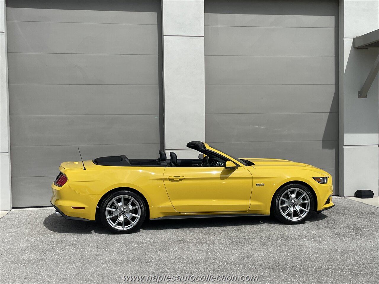 2015 Ford Mustang GT Premium   - Photo 33 - Fort Myers, FL 33967