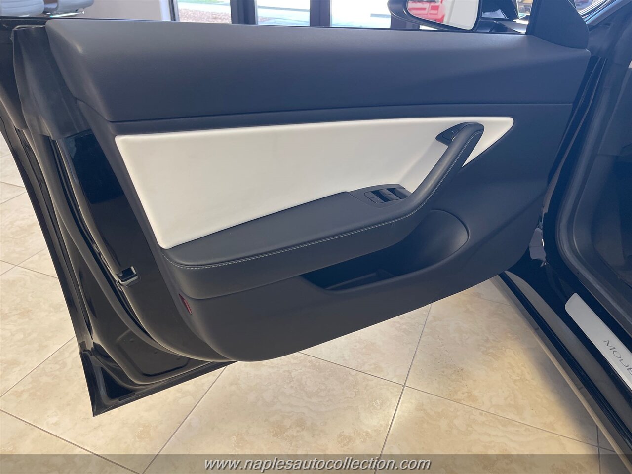 2019 Tesla Model 3 Standard Range   - Photo 9 - Fort Myers, FL 33967