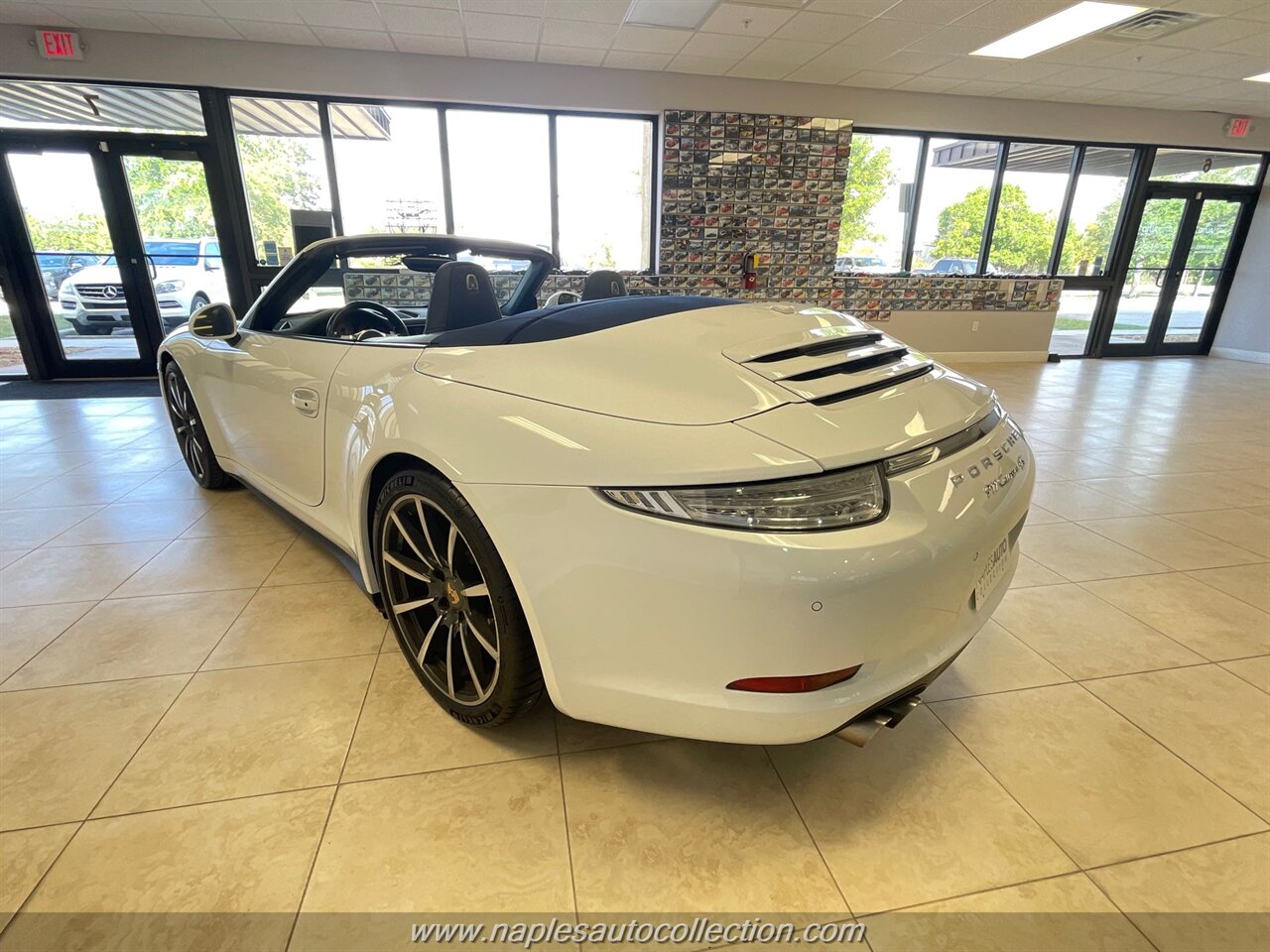 2014 Porsche 911 Carrera 4S   - Photo 8 - Fort Myers, FL 33967