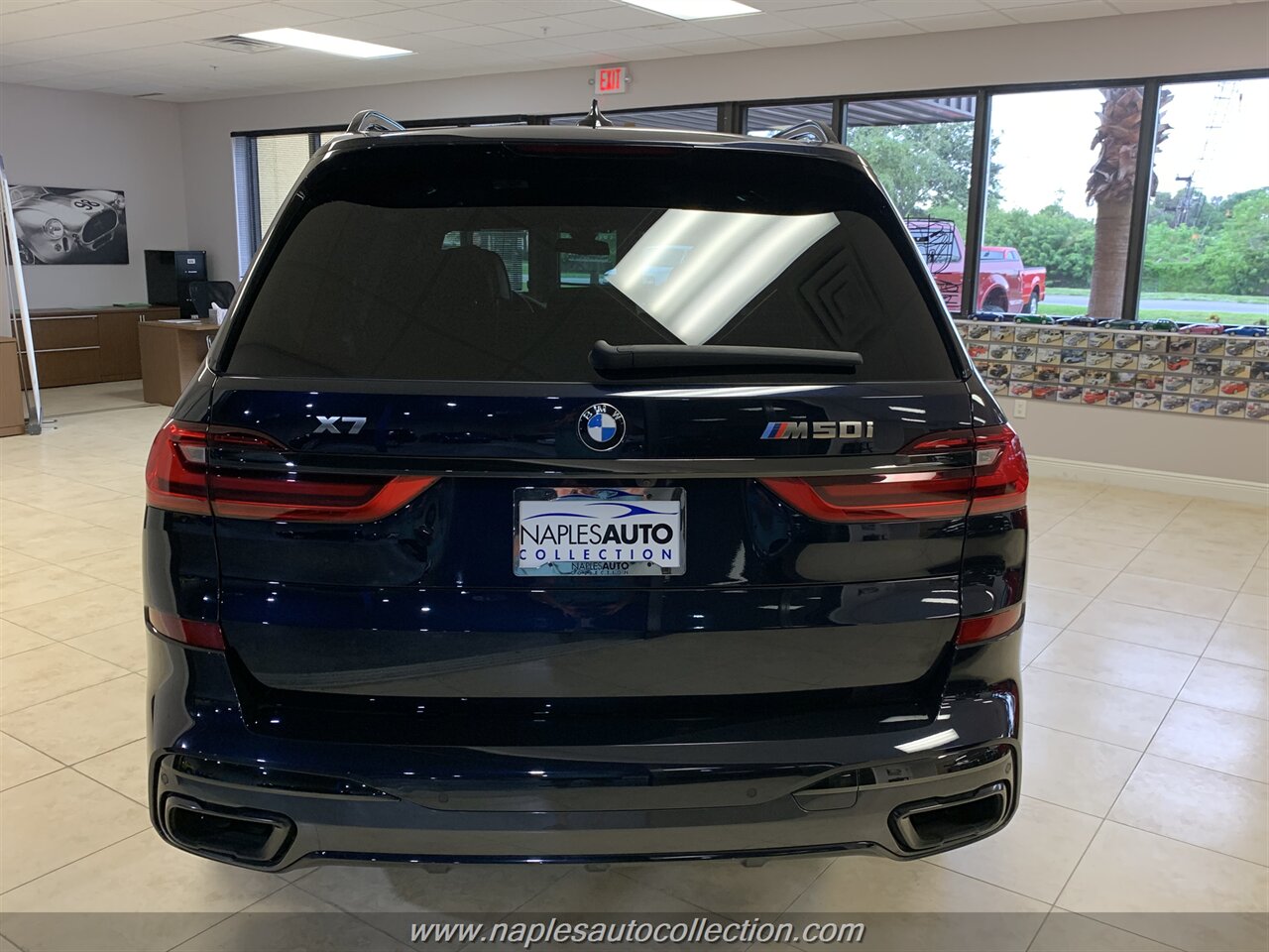 2020 BMW X7 M50i   - Photo 8 - Fort Myers, FL 33967