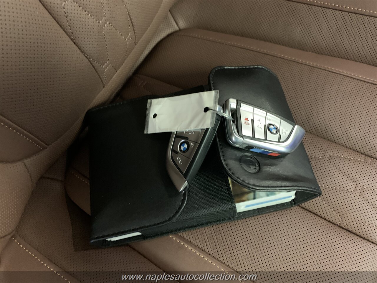 2020 BMW X7 M50i   - Photo 26 - Fort Myers, FL 33967