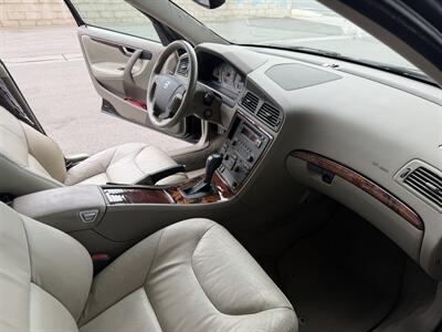 2006 Volvo V70 2.4   - Photo 17 - Tarzana, CA 91356