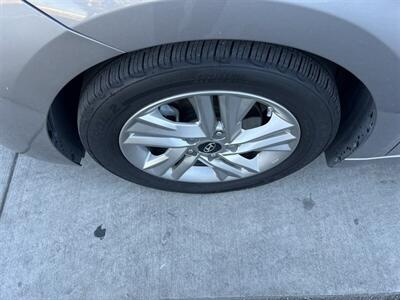 2020 Hyundai ELANTRA Value Edition   - Photo 22 - Tarzana, CA 91356