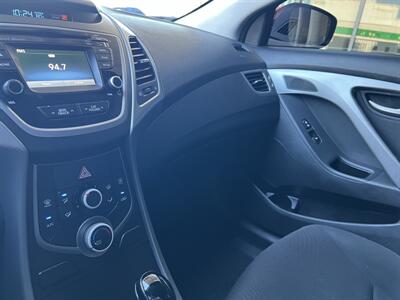 2015 Hyundai ELANTRA SE   - Photo 18 - Tarzana, CA 91356