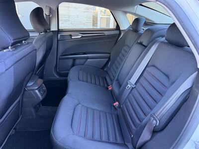 2016 Ford Fusion SE   - Photo 13 - Tarzana, CA 91356