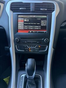 2016 Ford Fusion SE   - Photo 21 - Tarzana, CA 91356