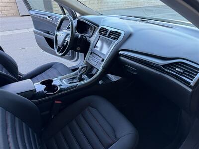 2016 Ford Fusion SE   - Photo 16 - Tarzana, CA 91356