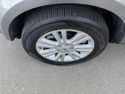 2011 Land Rover LR4 - Photo 9 - Tarzana, CA 91356