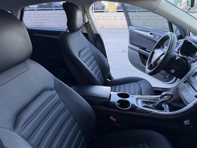 2013 Ford Fusion Hybrid SE   - Photo 17 - Tarzana, CA 91356