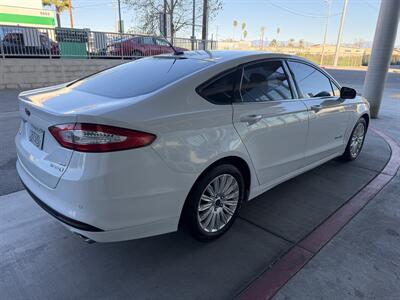 2013 Ford Fusion Hybrid SE   - Photo 6 - Tarzana, CA 91356