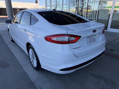 2013 Ford Fusion Hybrid SE   - Photo 4 - Tarzana, CA 91356
