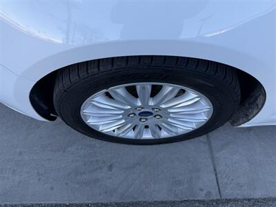 2013 Ford Fusion Hybrid SE   - Photo 9 - Tarzana, CA 91356