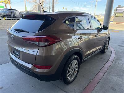 2016 Hyundai TUCSON SE   - Photo 6 - Tarzana, CA 91356