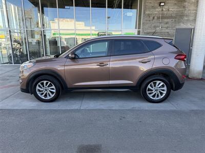 2016 Hyundai TUCSON SE   - Photo 2 - Tarzana, CA 91356