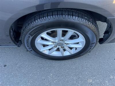 2019 Dodge Grand Caravan SXT   - Photo 11 - Tarzana, CA 91356