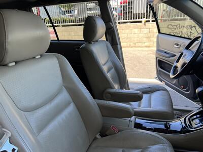 2003 Toyota Highlander Limited   - Photo 15 - Tarzana, CA 91356