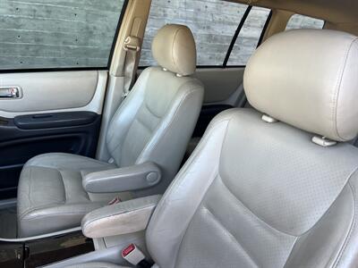2003 Toyota Highlander Limited   - Photo 10 - Tarzana, CA 91356