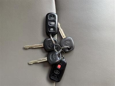 2003 Toyota 4Runner Limited   - Photo 20 - Tarzana, CA 91356