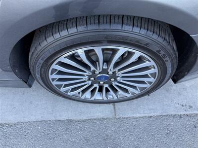 2018 Ford Fusion Energi Titanium   - Photo 10 - Tarzana, CA 91356