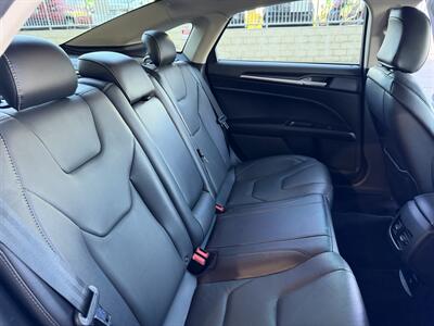 2018 Ford Fusion Energi Titanium   - Photo 15 - Tarzana, CA 91356