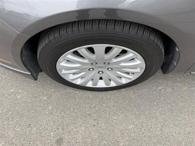 2010 Ford Fusion Hybrid   - Photo 9 - Tarzana, CA 91356