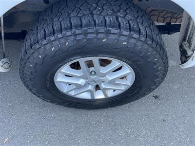 2014 Nissan Frontier SV V6   - Photo 20 - Tarzana, CA 91356