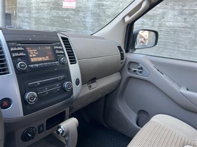 2014 Nissan Frontier SV V6   - Photo 16 - Tarzana, CA 91356