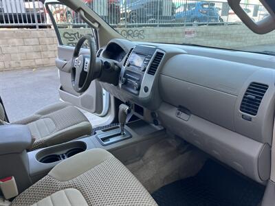 2014 Nissan Frontier SV V6   - Photo 12 - Tarzana, CA 91356