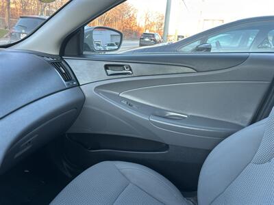 2013 Hyundai SONATA GLS   - Photo 12 - Framingham, MA 01702
