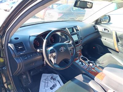 2013 Toyota Highlander Limited   - Photo 11 - Acton, MA 01720