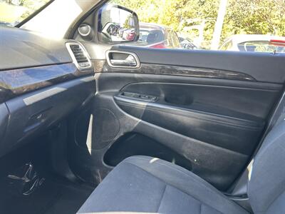 2013 Jeep Grand Cherokee Laredo   - Photo 12 - Framingham, MA 01702