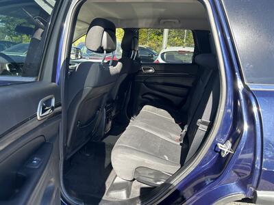 2013 Jeep Grand Cherokee Laredo   - Photo 10 - Framingham, MA 01702