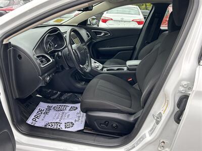 2016 Chrysler 200 Limited - Photo 9 - Framingham, MA 01702