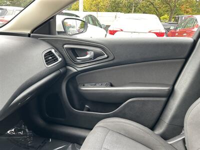 2016 Chrysler 200 Limited - Photo 12 - Framingham, MA 01702