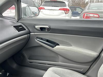 2009 Honda Civic LX - Photo 12 - Framingham, MA 01702