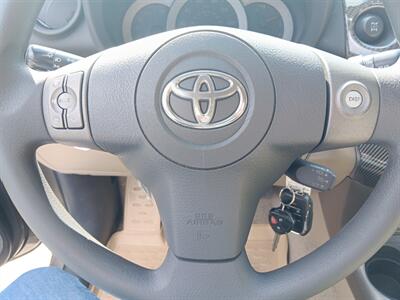 2012 Toyota RAV4   - Photo 20 - Acton, MA 01720